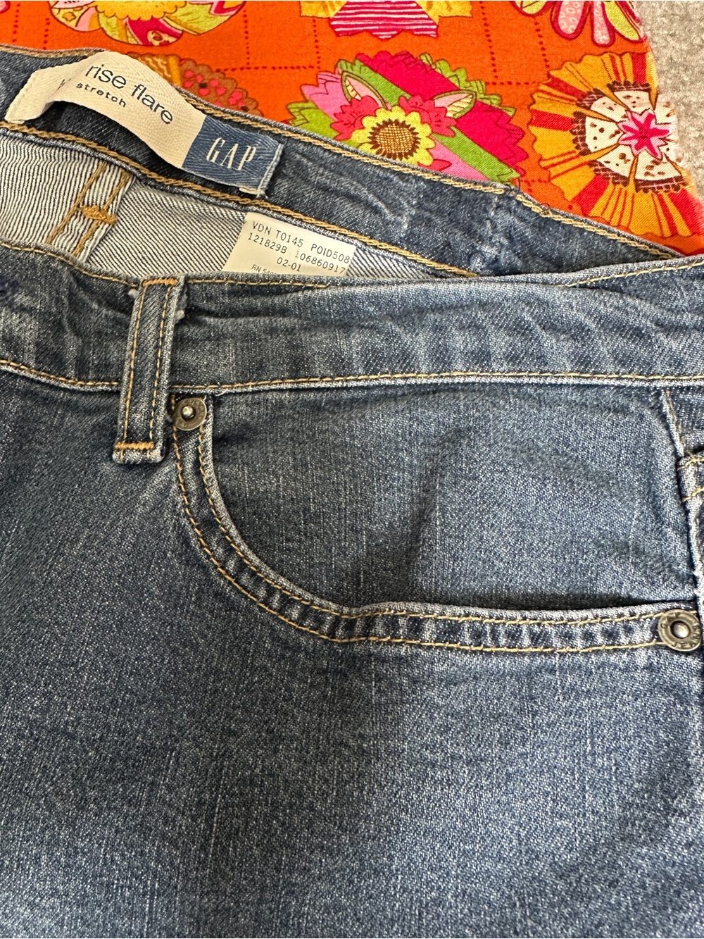 GAP- Low Rise Flare π jeans - Picture 9 of 12